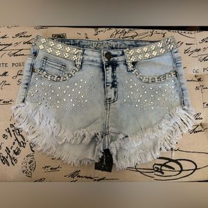 Woman’s junior bling short